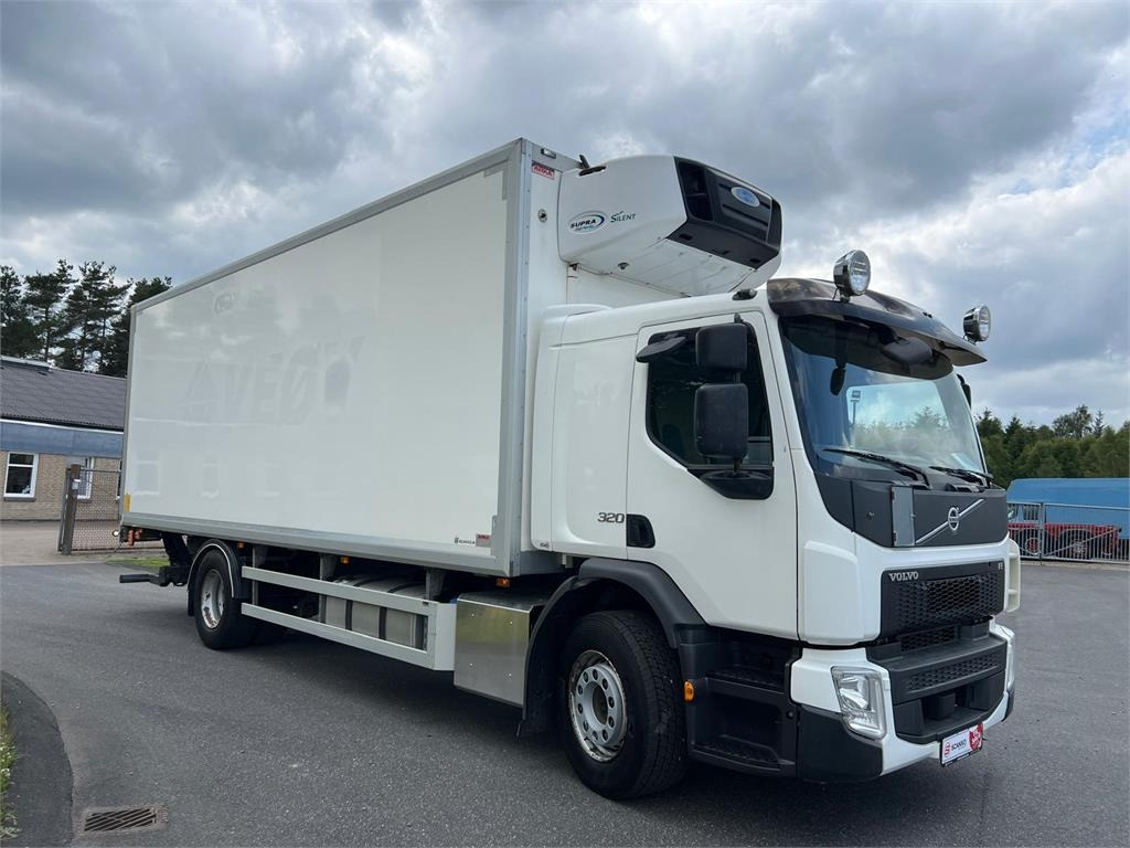 Volvo FE320 18 ton - Refrigerated truck: picture 2 Volvo FE320 18 ton - Refrigerated truck: picture 2