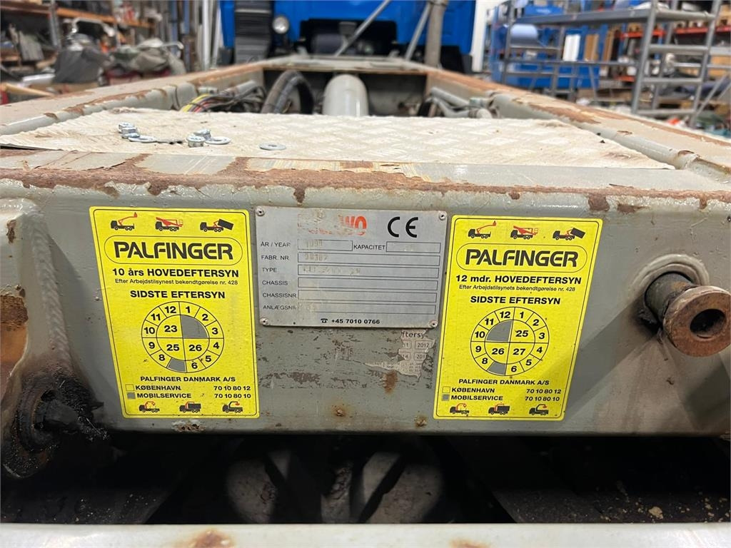 Skip loader truck Volvo FH12-420: picture 6 Skip loader truck Volvo FH12-420: picture 6