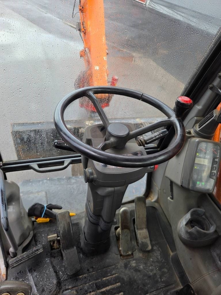 Leasing of Hitachi ZX160 W PYÖRITTÄJÄLLÄ  Hitachi ZX160 W PYÖRITTÄJÄLLÄ: picture 15