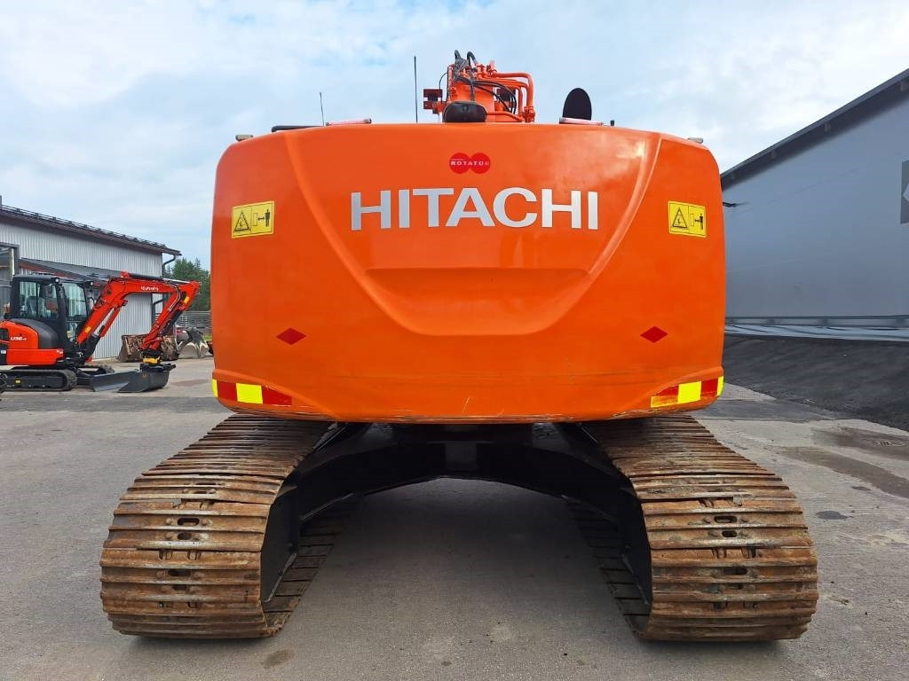 Hitachi ZX225USLC-5 PYÖRITTÄJÄLLÄ - Crawler excavator: picture 3 Hitachi ZX225USLC-5 PYÖRITTÄJÄLLÄ - Crawler excavator: picture 3