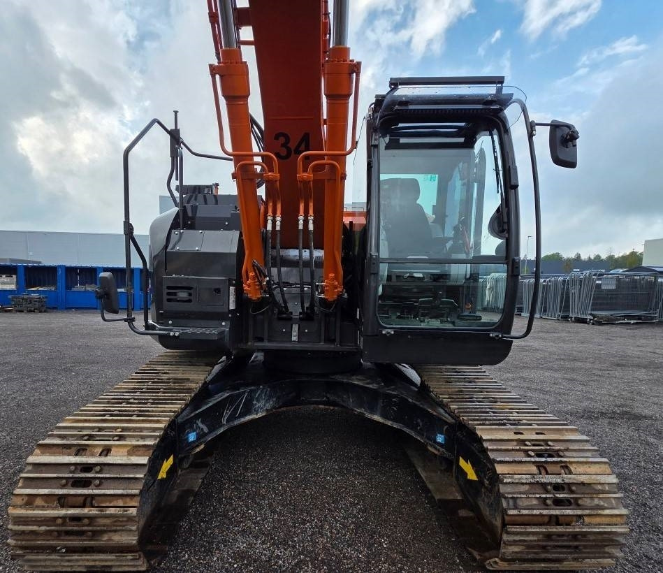 Hitachi ZX225USRLC-6 - Crawler excavator: picture 4 Hitachi ZX225USRLC-6 - Crawler excavator: picture 4