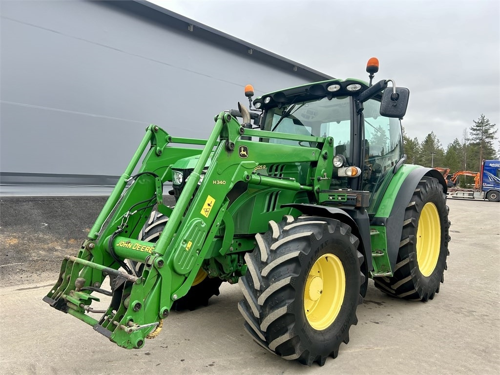 John Deere 6125 R AUTOPOWER ETUKUORMAAJALLA - Farm tractor: picture 2 John Deere 6125 R AUTOPOWER ETUKUORMAAJALLA - Farm tractor: picture 2