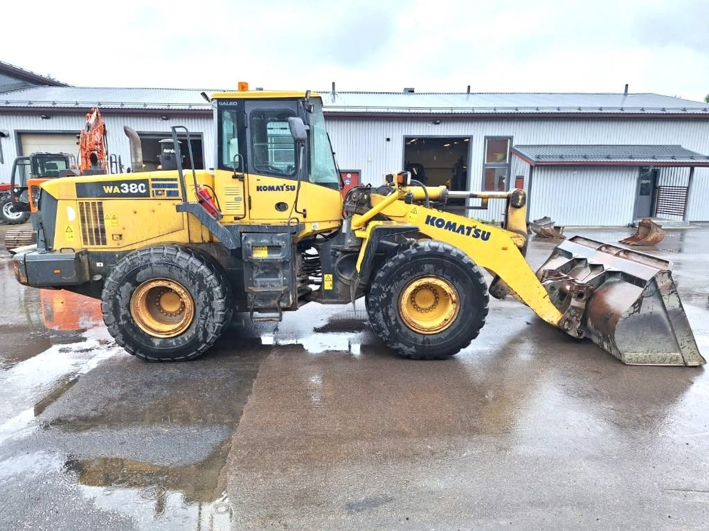 Komatsu MYYTY! SOLD! WA380-5H RASVARI  - Wheel loader: picture 4 Komatsu MYYTY! SOLD! WA380-5H RASVARI  - Wheel loader: picture 4