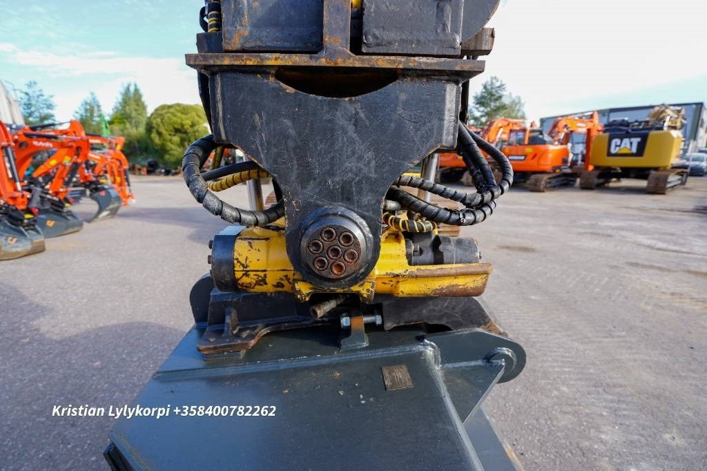 Crawler excavator New Holland E140CSR ENGCONILLA: picture 24