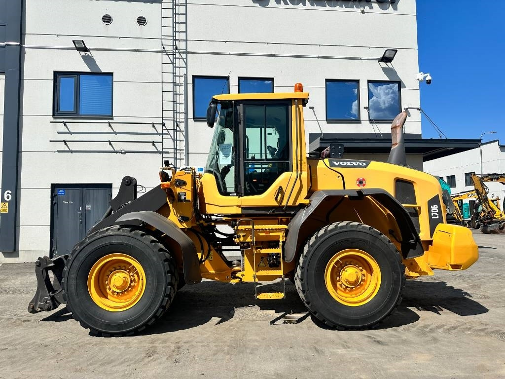 Volvo L70G vipuohjaus, 3' ja 4' hydr - Wheel loader: picture 1 Volvo L70G vipuohjaus, 3' ja 4' hydr - Wheel loader: picture 1
