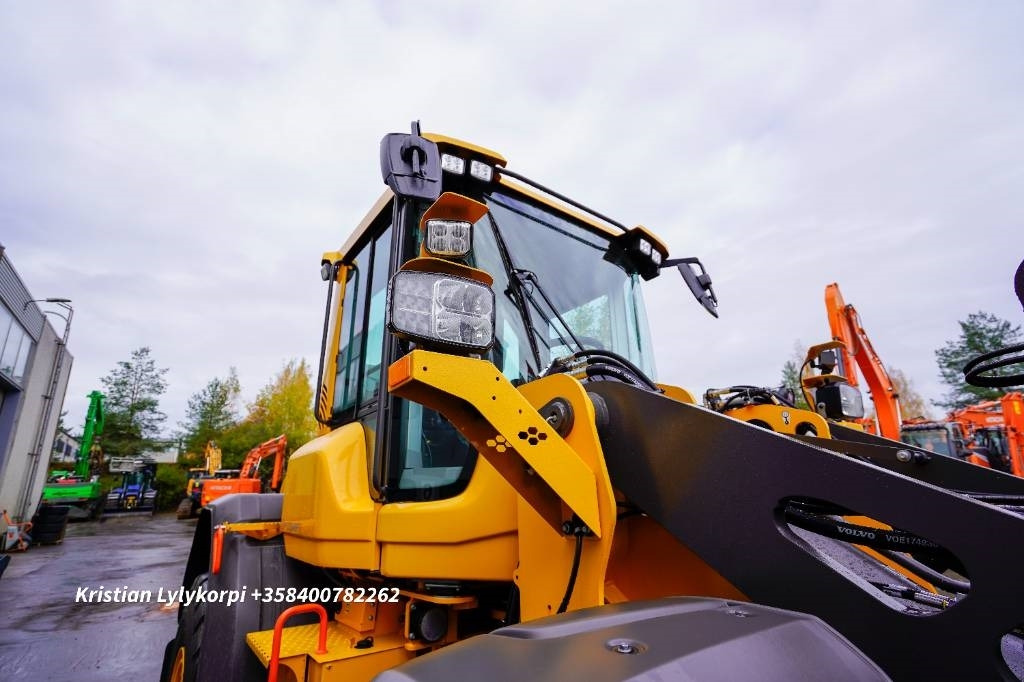 Wheel loader Volvo L70H2: picture 22