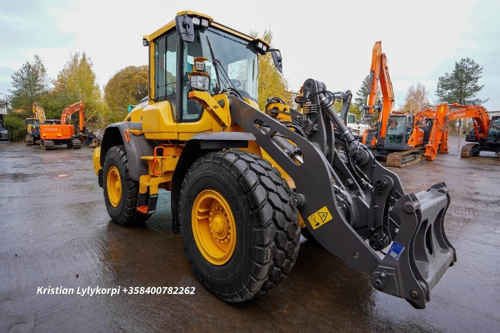 Wheel loader Volvo L70H2: picture 8