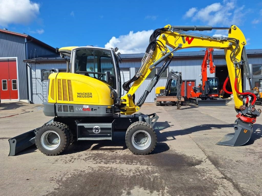 Wacker EW65 PYÖRITTÄJÄLLÄ - Wheel excavator: picture 5 Wacker EW65 PYÖRITTÄJÄLLÄ - Wheel excavator: picture 5