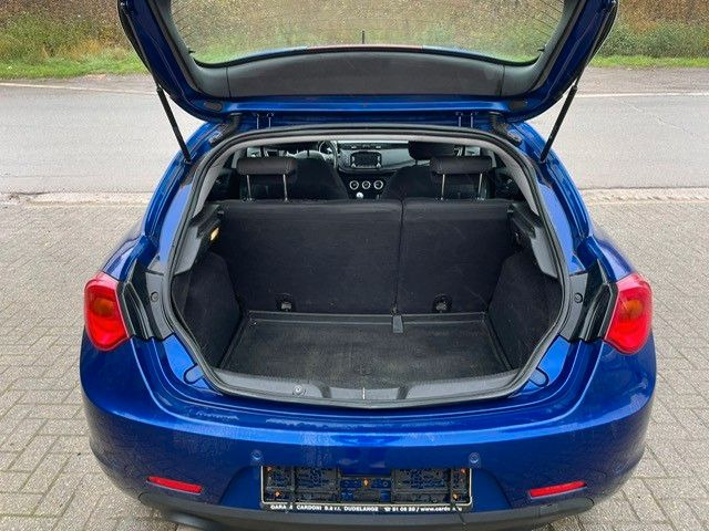 Alfa Romeo Giulietta Basis. Klima. Navi. Tempomat. - Estate car: picture 5 Alfa Romeo Giulietta Basis. Klima. Navi. Tempomat. - Estate car: picture 5