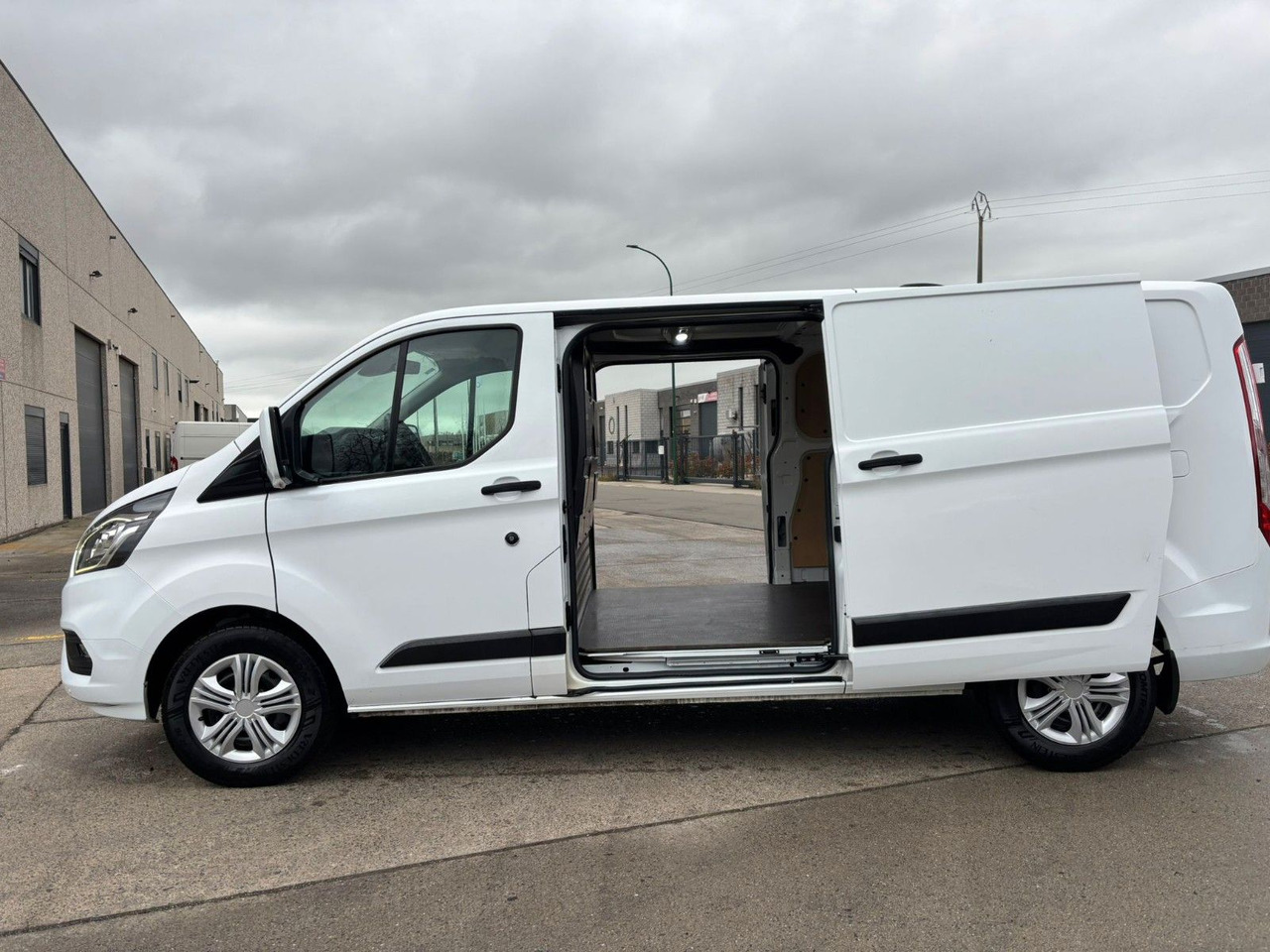 Ford Transit Custom 2.0TDCI. Klima. Navi. Kamera. - Small van: picture 1 Ford Transit Custom 2.0TDCI. Klima. Navi. Kamera. - Small van: picture 1