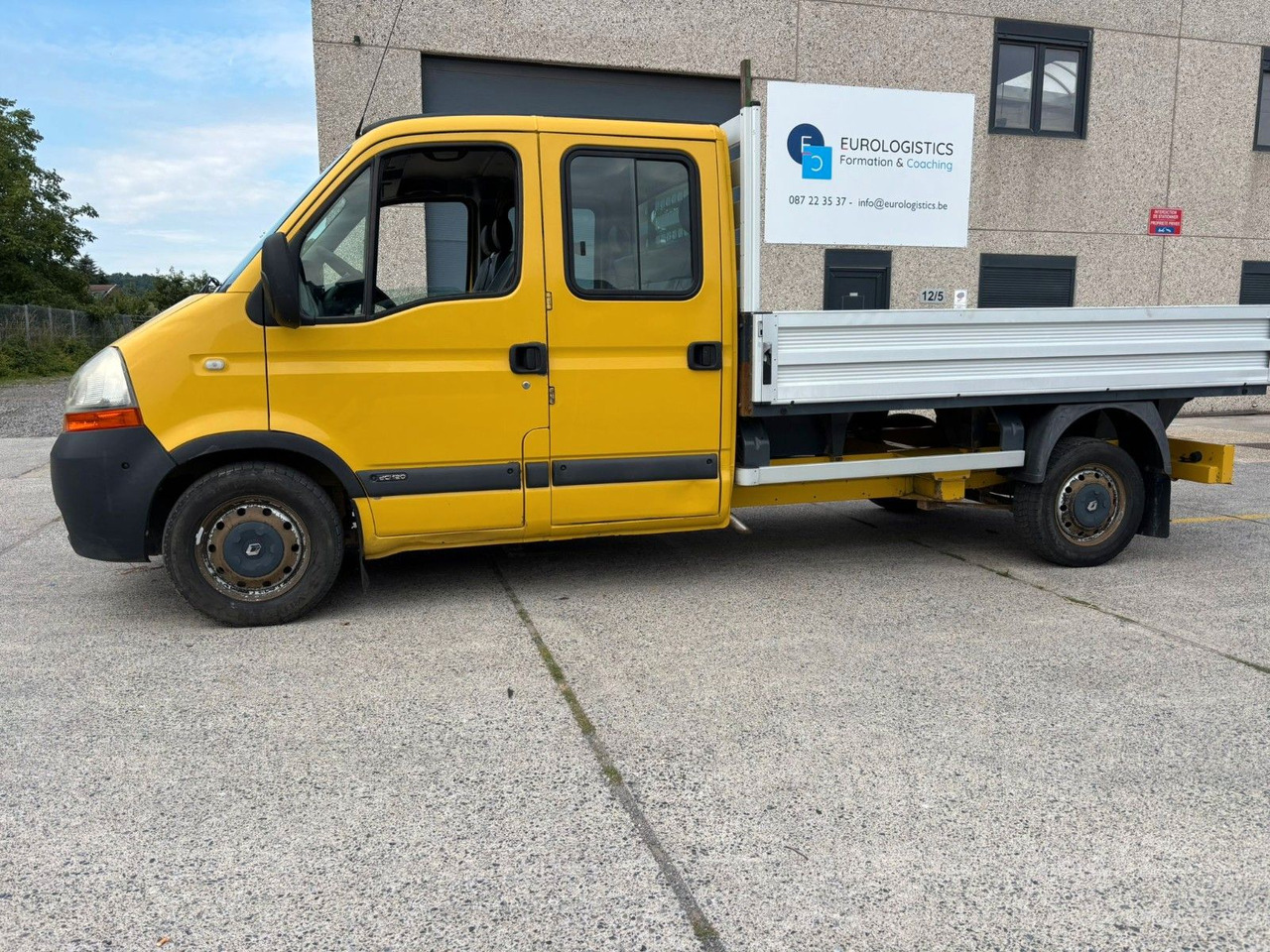 Renault Master Pritsche. 7pl. 2.5 Motor. - Open body delivery van, Crew cab van: picture 4 Renault Master Pritsche. 7pl. 2.5 Motor. - Open body delivery van, Crew cab van: picture 4