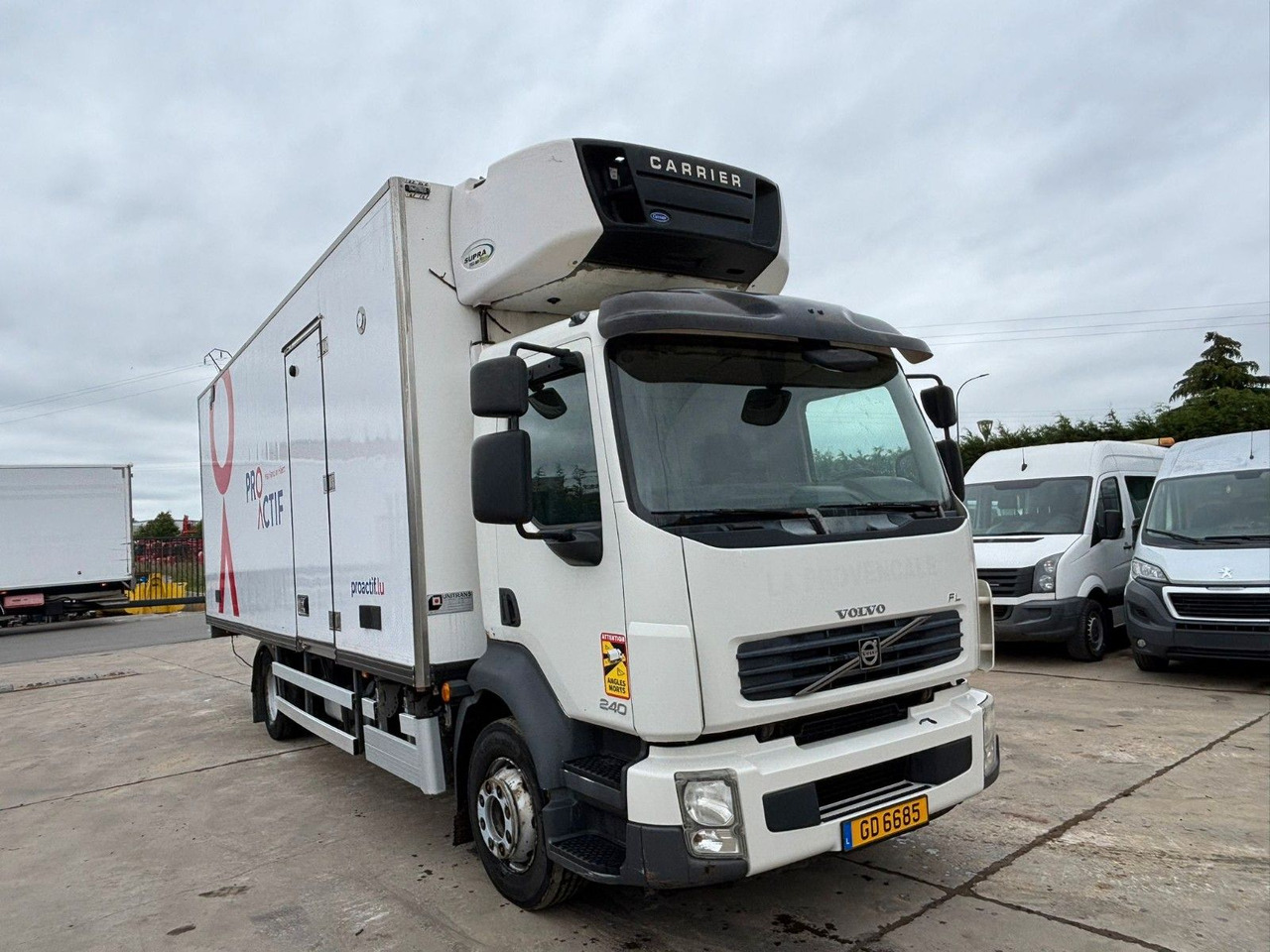 Volvo FL 250. Carrier Supra -20°. EU5. Motor Defekt. - Refrigerated truck: picture 1 Volvo FL 250. Carrier Supra -20°. EU5. Motor Defekt. - Refrigerated truck: picture 1