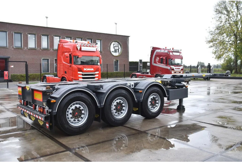 Broshuis 3UCC-39/45 MFCC - SAF AXLES - 2 x EXTENDABLE - DISC BRAKES - LIKE NEW ! - Container transporter/ Swap body semi-trailer: picture 2 Broshuis 3UCC-39/45 MFCC - SAF AXLES - 2 x EXTENDABLE - DISC BRAKES - LIKE NEW ! - Container transporter/ Swap body semi-trailer: picture 2