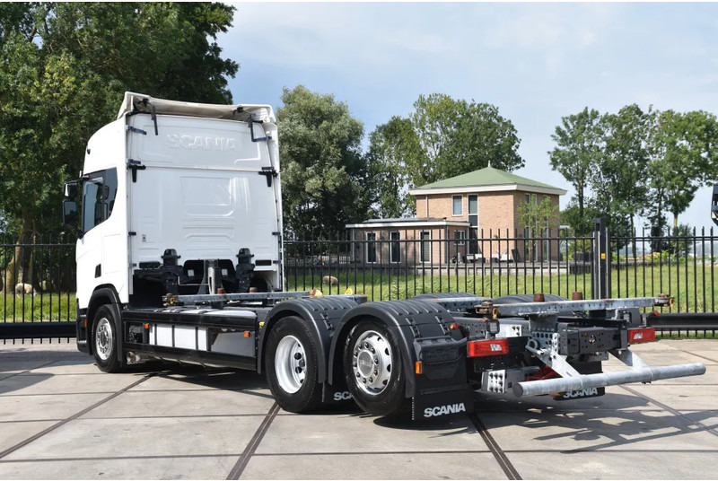 Scania R450 NGS 6x2*4NB - BDF - RETARDER - 703 TKM - FULL AIR - WHEELBASE: 495 CM - NAVI - TOP CONDITION - - Container transporter/ Swap body truck: picture 3 Scania R450 NGS 6x2*4NB - BDF - RETARDER - 703 TKM - FULL AIR - WHEELBASE: 495 CM - NAVI - TOP CONDITION - - Container transporter/ Swap body truck: picture 3