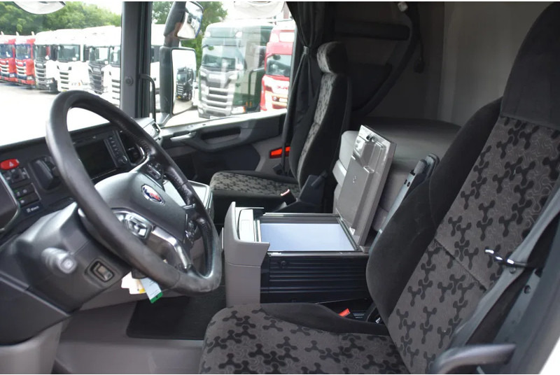 Scania R450 NGS 6x2*4NB - BDF - RETARDER - 703 TKM - FULL AIR - WHEELBASE: 495 CM - NAVI - TOP CONDITION - - Container transporter/ Swap body truck: picture 5 Scania R450 NGS 6x2*4NB - BDF - RETARDER - 703 TKM - FULL AIR - WHEELBASE: 495 CM - NAVI - TOP CONDITION - - Container transporter/ Swap body truck: picture 5