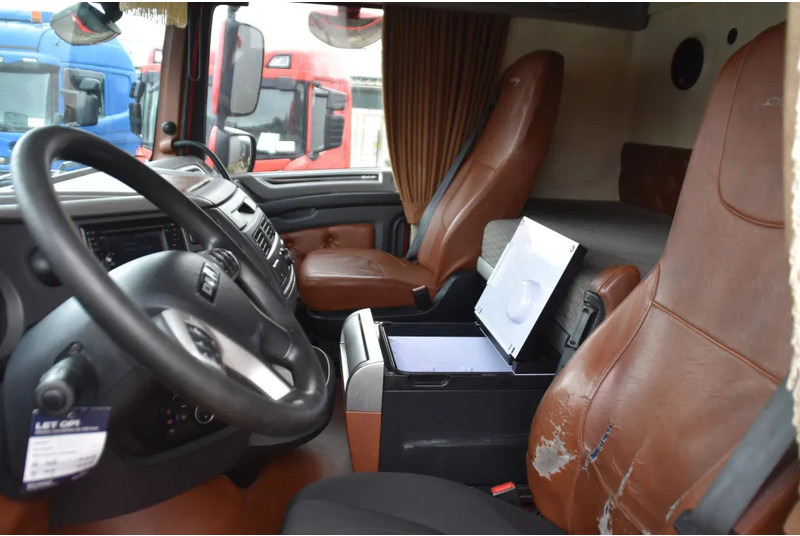 DAF XF 480 SSC 4x2 - NEW TACHO - 839 TKM - PARK. AIRCO - NAVI - SPECIAL INTERIOR - 2 x FUEL TANKS - ALCOA'S - TOP CONDITION - - Tractor unit: picture 5 DAF XF 480 SSC 4x2 - NEW TACHO - 839 TKM - PARK. AIRCO - NAVI - SPECIAL INTERIOR - 2 x FUEL TANKS - ALCOA'S - TOP CONDITION - - Tractor unit: picture 5
