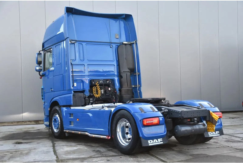 DAF XF 530 SSC 4x2 - RETARDER - PARK. AIRCO - 2 x FUEL TANKS - ALCOA'S - LED - TOP CONDITION - - Tractor unit: picture 3 DAF XF 530 SSC 4x2 - RETARDER - PARK. AIRCO - 2 x FUEL TANKS - ALCOA'S - LED - TOP CONDITION - - Tractor unit: picture 3