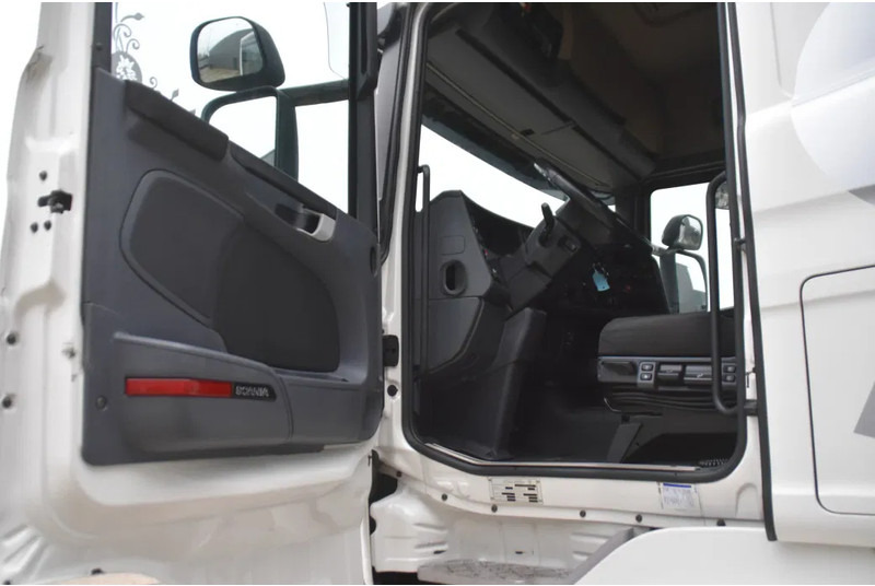 Scania R450 HL 4x2MNB - CROWN EDITION - SCR ONLY - RETARDER - FULL AIR - PTO - NAVI - 2 BEDS - XENON - - Tractor unit: picture 4 Scania R450 HL 4x2MNB - CROWN EDITION - SCR ONLY - RETARDER - FULL AIR - PTO - NAVI - 2 BEDS - XENON - - Tractor unit: picture 4