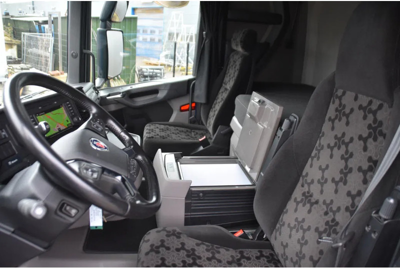 Scania R460 NGS 4x2 - SUPER - RETARDER - 325 TKM - PARK. AIRCO - ACC - NAVI - 2 x FUEL TANKS - TOP CONDITION - - Tractor unit: picture 5 Scania R460 NGS 4x2 - SUPER - RETARDER - 325 TKM - PARK. AIRCO - ACC - NAVI - 2 x FUEL TANKS - TOP CONDITION - - Tractor unit: picture 5