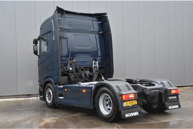 Scania S450 4x2NB - FULL AIR - 922 TKM - RETARDER - PARK. AIRCO - 2 x FUEL TANKS - TOP CONDITION - - Tractor unit: picture 3 Scania S450 4x2NB - FULL AIR - 922 TKM - RETARDER - PARK. AIRCO - 2 x FUEL TANKS - TOP CONDITION - - Tractor unit: picture 3