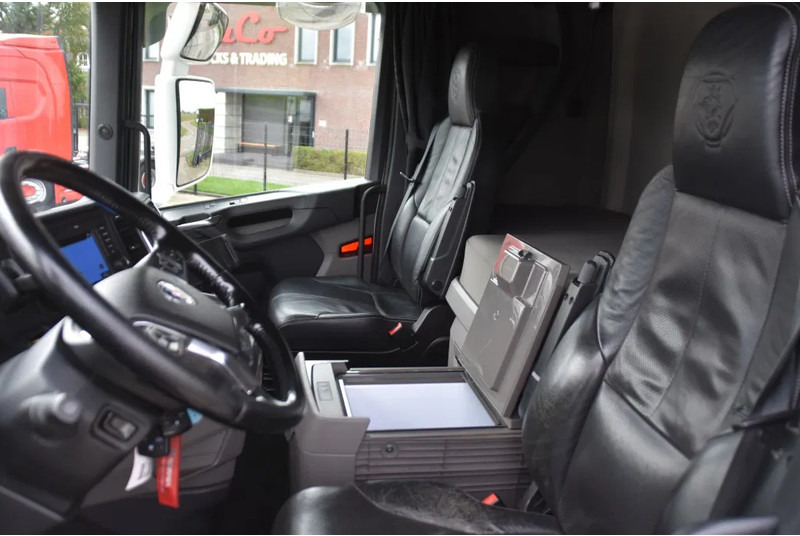 Scania S500 NGS 4x2NB - RETARDER - FULL AIR - PARK. AIRCO - 2 x FUEL TANKS - 4 POINT AIR SUSP. REAR - ALCOA'S - LED - - Tractor unit: picture 4 Scania S500 NGS 4x2NB - RETARDER - FULL AIR - PARK. AIRCO - 2 x FUEL TANKS - 4 POINT AIR SUSP. REAR - ALCOA'S - LED - - Tractor unit: picture 4