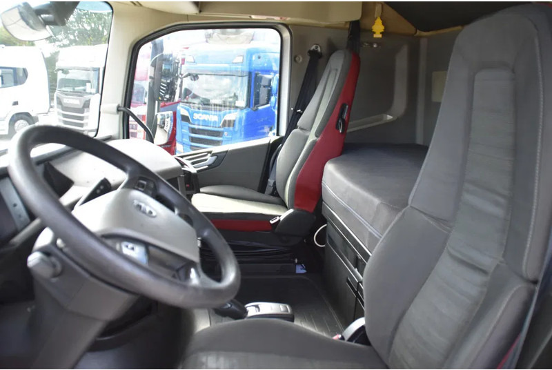 Volvo FH 420 Globe 4x2 - ADR FL - ONLY 670 TKM - PTO - AIRCO - DIFF. LOCK - GOOD CONDITION - - Tractor unit: picture 5 Volvo FH 420 Globe 4x2 - ADR FL - ONLY 670 TKM - PTO - AIRCO - DIFF. LOCK - GOOD CONDITION - - Tractor unit: picture 5