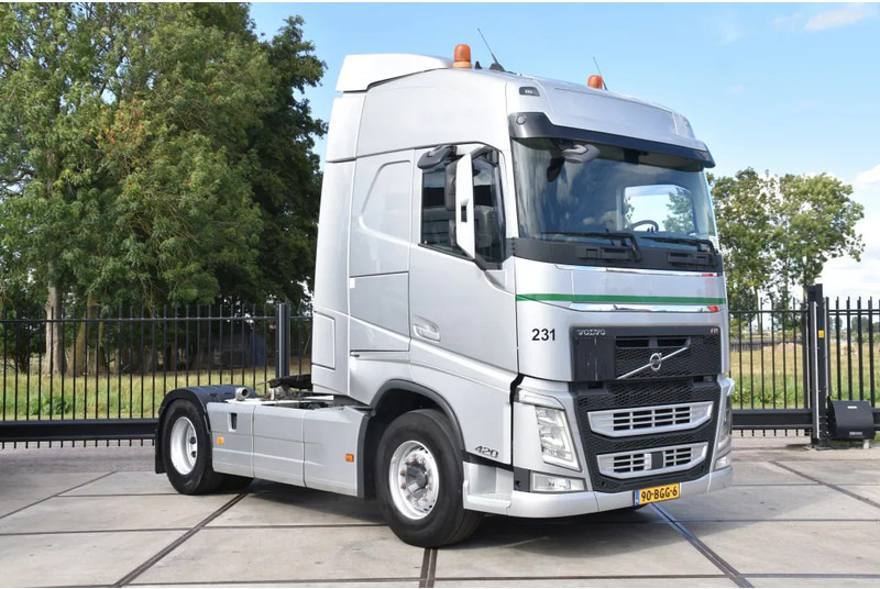 Volvo FH 420 Globe 4x2 - ADR FL - ONLY 670 TKM - PTO - AIRCO - DIFF. LOCK - GOOD CONDITION - - Tractor unit: picture 1 Volvo FH 420 Globe 4x2 - ADR FL - ONLY 670 TKM - PTO - AIRCO - DIFF. LOCK - GOOD CONDITION - - Tractor unit: picture 1