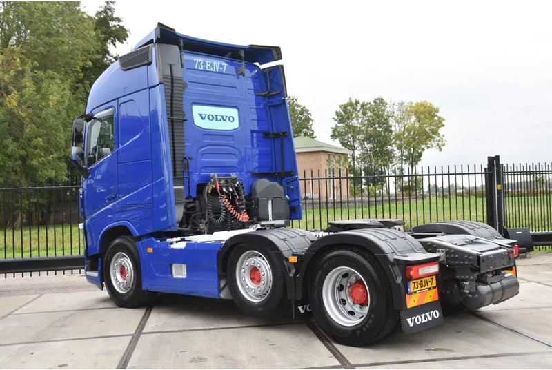 Volvo FH 500 Globetrotter 6x2/4 - EURO 6 - 769 TKM - AIRCO - 2 x FUEL TANKS - TOP CONDITION - - Tractor unit: picture 3 Volvo FH 500 Globetrotter 6x2/4 - EURO 6 - 769 TKM - AIRCO - 2 x FUEL TANKS - TOP CONDITION - - Tractor unit: picture 3