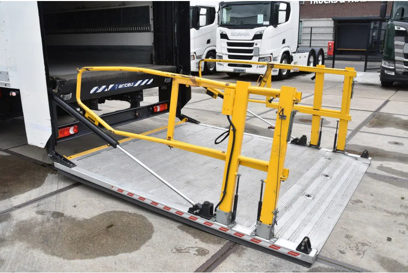 Volvo FL 280 4x2 + BOX - 163 TKM - AIRCO - DOUBLE CARGOFLOOR - ELEVATOR - REMOTE CONTROL - CAMERA - - Box truck: picture 4 Volvo FL 280 4x2 + BOX - 163 TKM - AIRCO - DOUBLE CARGOFLOOR - ELEVATOR - REMOTE CONTROL - CAMERA - - Box truck: picture 4