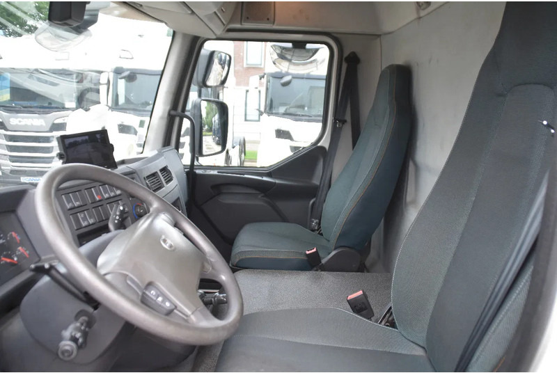 Volvo FL 280 4x2 + BOX - 294 TKM - AIRCO - DOUBLE CARGOFLOOR - ELEVATOR - REMOTE CONTROL - CAMERA - - Box truck: picture 5 Volvo FL 280 4x2 + BOX - 294 TKM - AIRCO - DOUBLE CARGOFLOOR - ELEVATOR - REMOTE CONTROL - CAMERA - - Box truck: picture 5