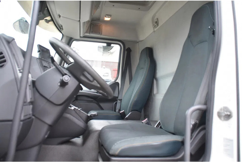 Volvo FL 280 4x2 + BOX - 312 TKM - AIRCO - DOUBLE CARGOFLOOR - ELEVATOR - REMOTE CONTROL - CAMERA - - Box truck: picture 4 Volvo FL 280 4x2 + BOX - 312 TKM - AIRCO - DOUBLE CARGOFLOOR - ELEVATOR - REMOTE CONTROL - CAMERA - - Box truck: picture 4