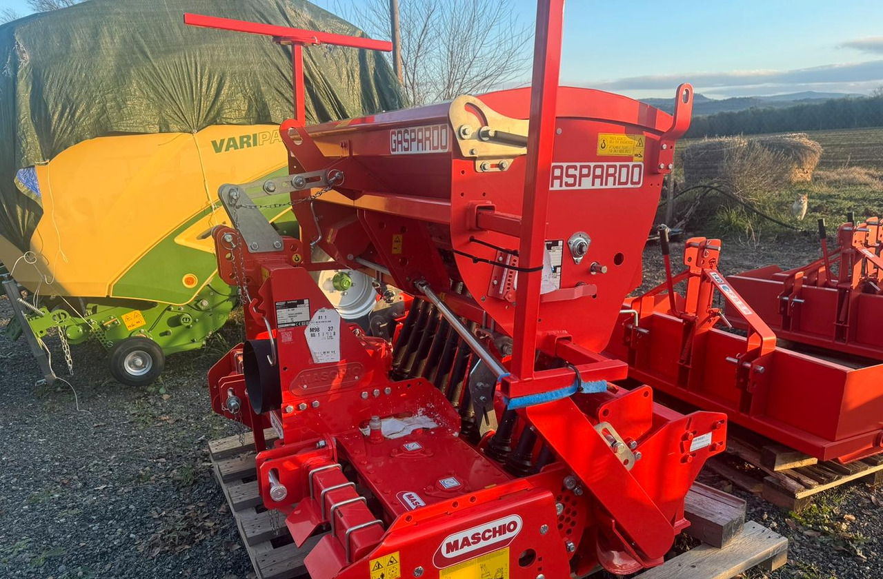 Seminatrice - Seed drill: picture 2 Seminatrice - Seed drill: picture 2