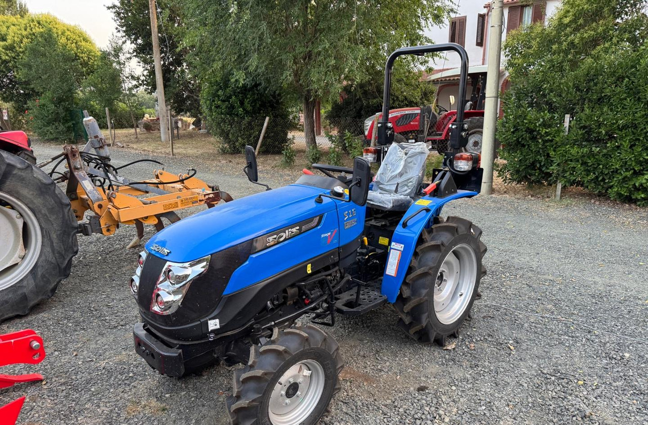Trattore - Compact tractor: picture 2 Trattore - Compact tractor: picture 2