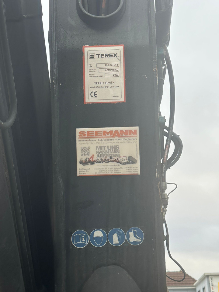Hook lift truck, Crane truck IVECO STRALIS 420 truck open box with TEREX loading crane 290.2E-A3: picture 14