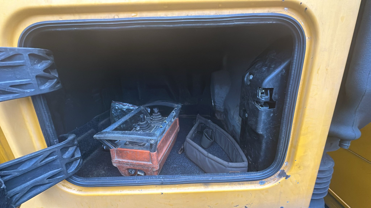 Hook lift truck, Crane truck IVECO STRALIS 420 truck open box with TEREX loading crane 290.2E-A3: picture 13