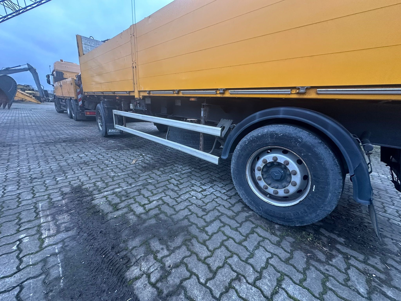 Hook lift truck, Crane truck IVECO STRALIS 420 truck open box with TEREX loading crane 290.2E-A3: picture 6