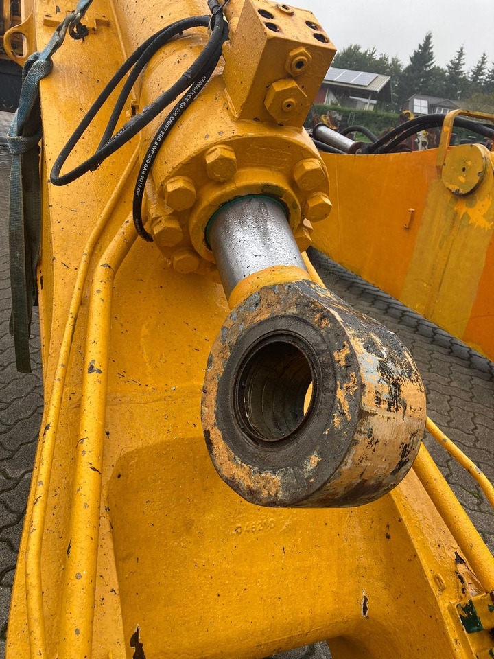 Crawler excavator LIEBHERR R964BEW: picture 23