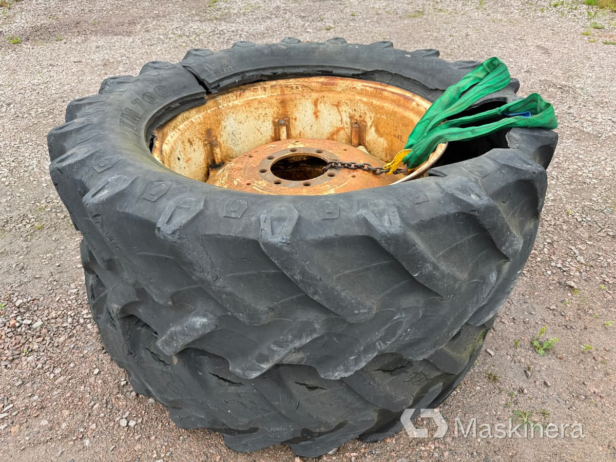 2 st entreprenaddäck på fälg 480/70R38 (rep.objekt) - Wheel and tire package: picture 1 2 st entreprenaddäck på fälg 480/70R38 (rep.objekt) - Wheel and tire package: picture 1