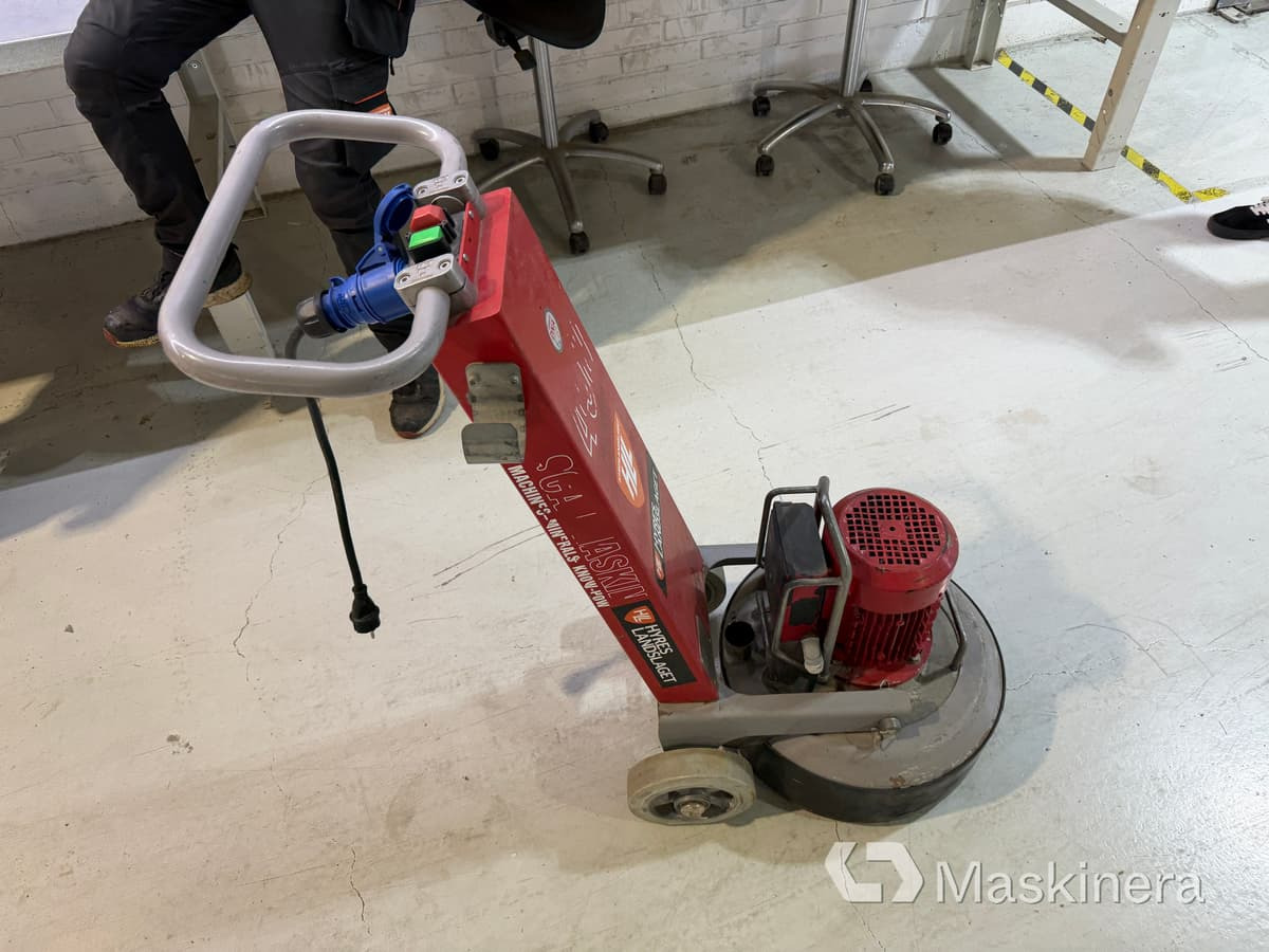 Betongslip Scanmaskin Scan Combiflex 450 - Construction equipment: picture 4 Betongslip Scanmaskin Scan Combiflex 450 - Construction equipment: picture 4