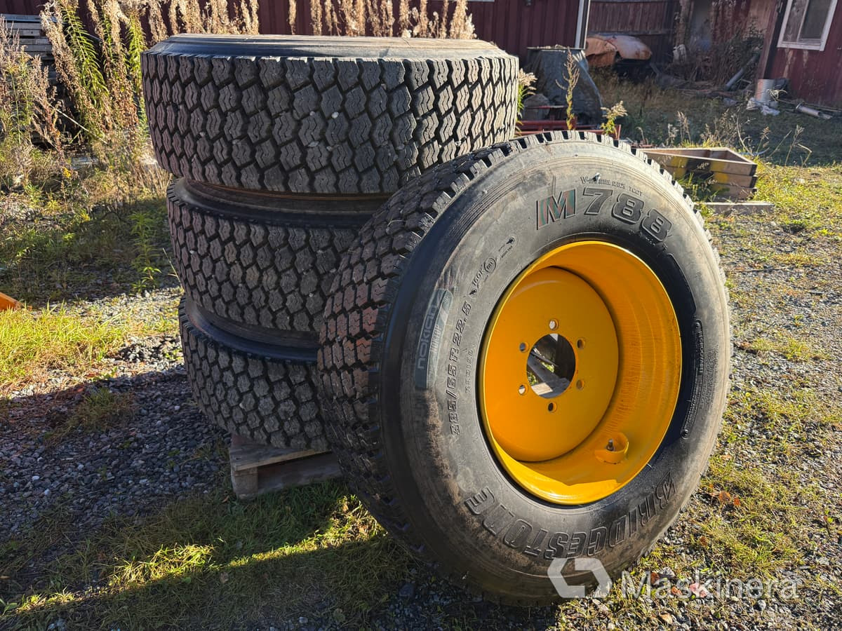 Bridgestone M788 Entreprenaddäck på fälg 385/65R22.5 - Wheel and tire package for Construction machinery: picture 1 Bridgestone M788 Entreprenaddäck på fälg 385/65R22.5 - Wheel and tire package for Construction machinery: picture 1