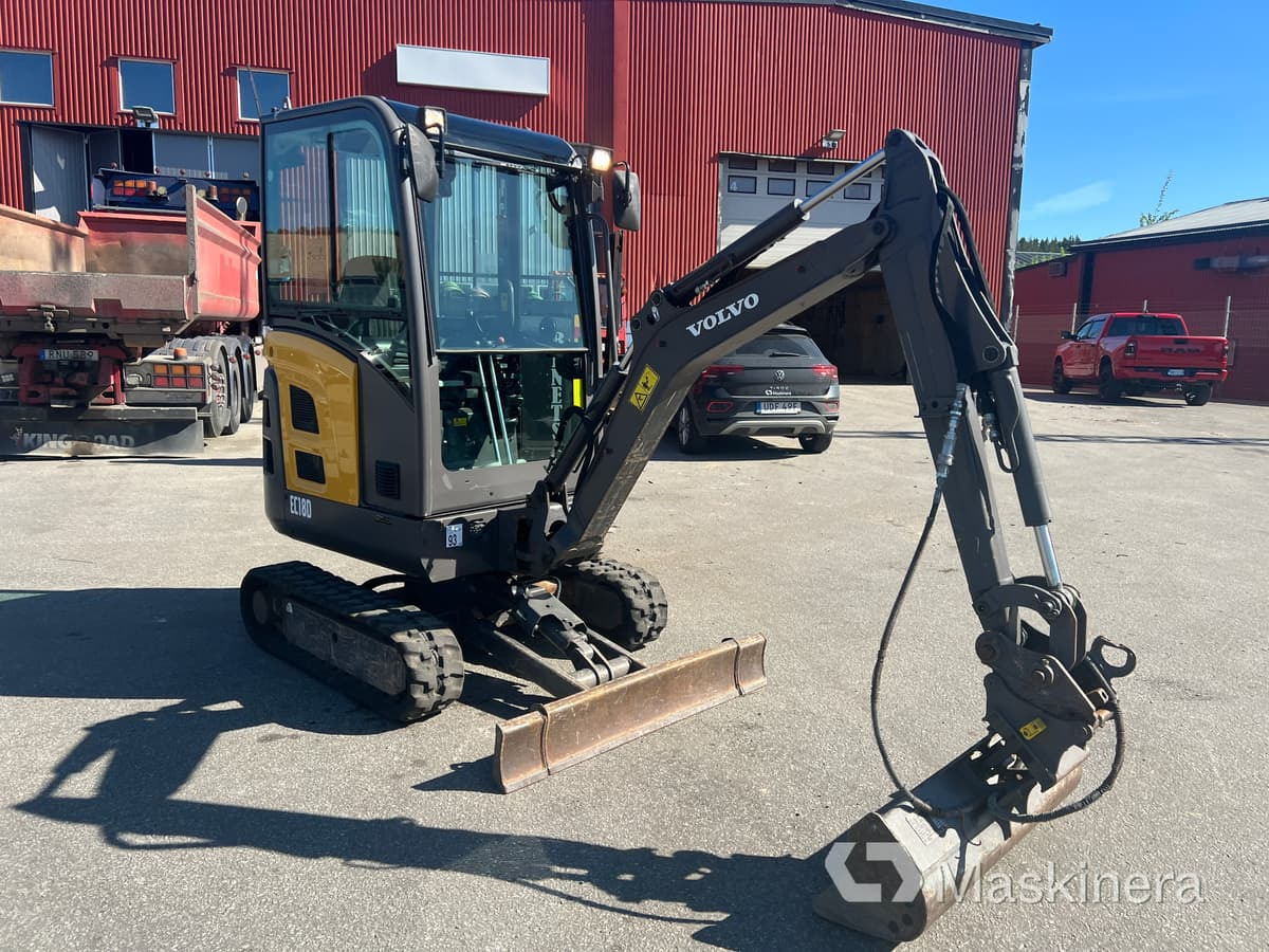 Grävmaskin Volvo EC18D med maskintrailer och redskap - Crawler excavator: picture 4 Grävmaskin Volvo EC18D med maskintrailer och redskap - Crawler excavator: picture 4