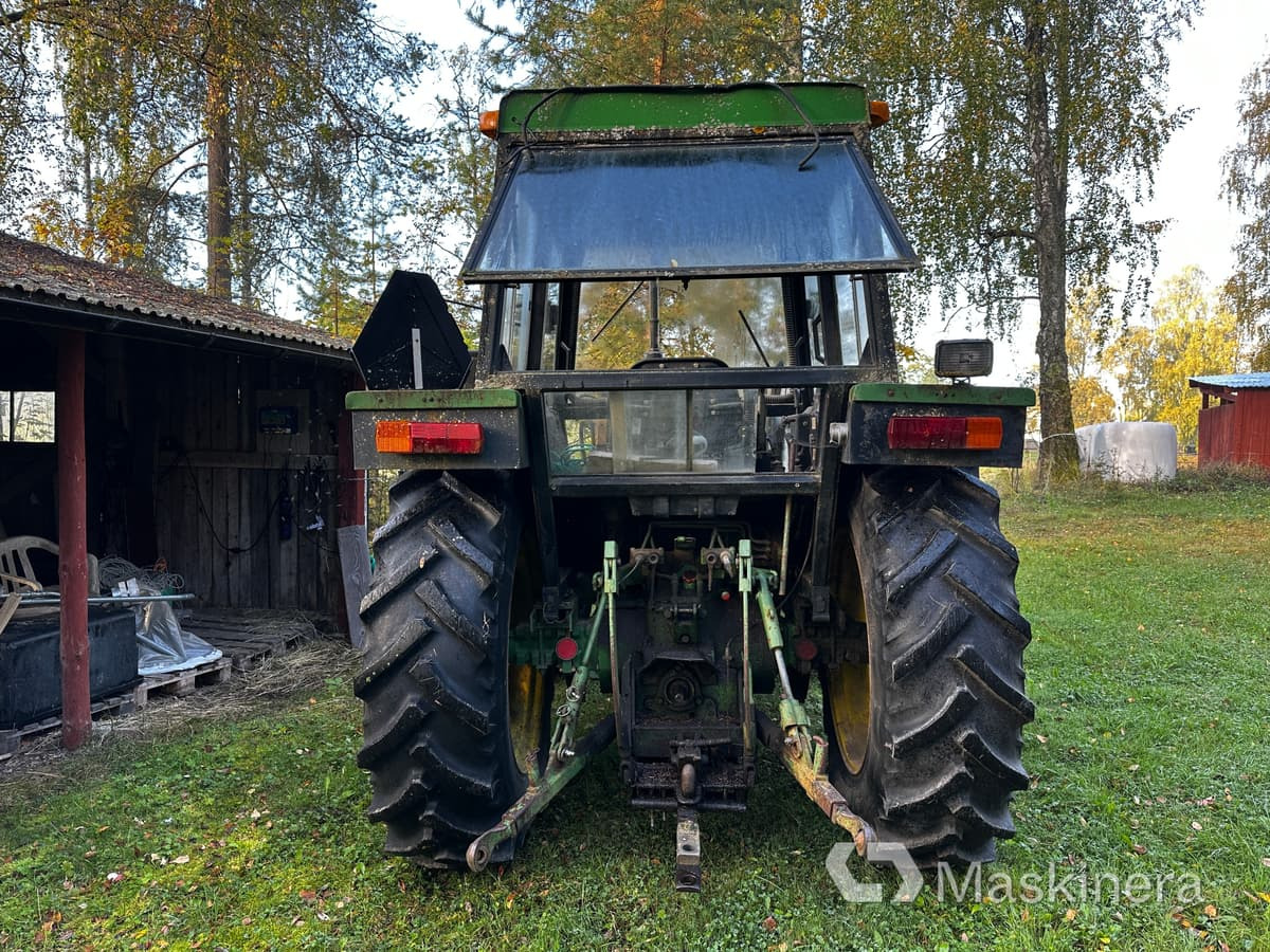 Traktor John Deere 2130 (Rep.objekt) - Farm tractor: picture 3 Traktor John Deere 2130 (Rep.objekt) - Farm tractor: picture 3