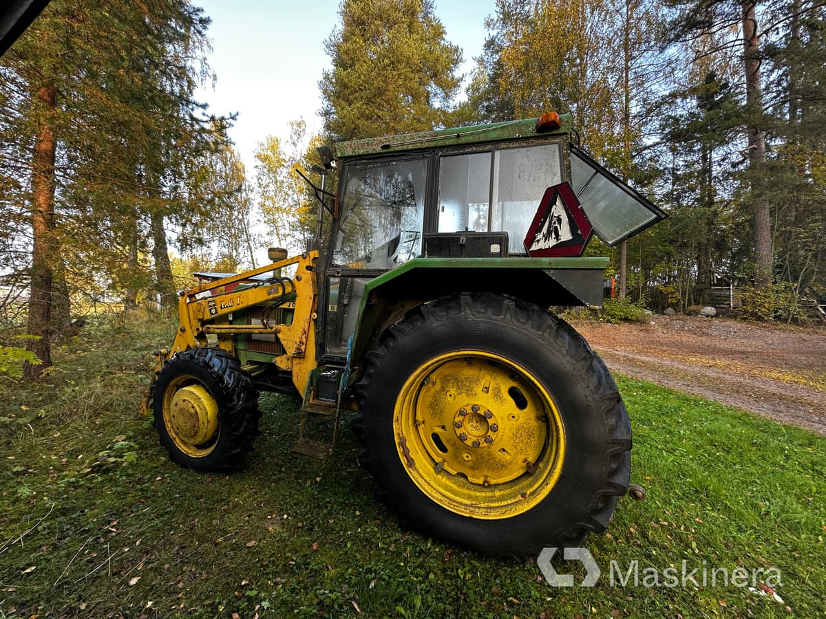 Traktor John Deere 2130 (Rep.objekt) - Farm tractor: picture 4 Traktor John Deere 2130 (Rep.objekt) - Farm tractor: picture 4