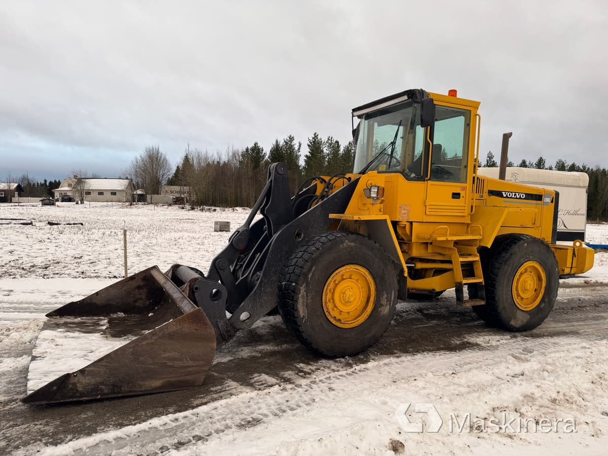 Volvo L90 C Hjullastare Volvo L90C med skopa - Wheel loader: picture 1 Volvo L90 C Hjullastare Volvo L90C med skopa - Wheel loader: picture 1