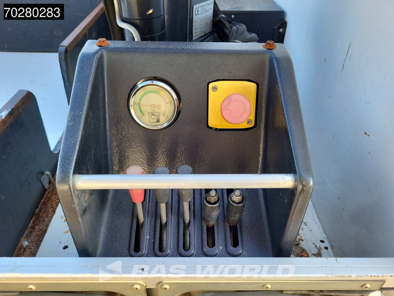 Open body delivery van Iveco Daily 50C17 3,0L Automaat 170PK HIAB 017T-2 DC Open laadbak Dubbellucht Airco Euro6 Pickup Crane Kraanwagen Kranwagen Pritsche Airco D: picture 14 Open body delivery van Iveco Daily 50C17 3,0L Automaat 170PK HIAB 017T-2 DC Open laadbak Dubbellucht Airco Euro6 Pickup Crane Kraanwagen Kranwagen Pritsche Airco D: picture 14