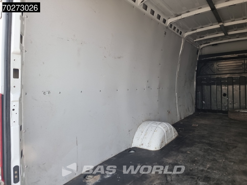 Panel van Iveco Daily 50C18 3.0L 180PK Automaat L3H2 Dubbellucht 3,5t Trekhaak Camera Airco Cruise L4H2 16m3 Airco Trekhaak Cruise control: picture 7