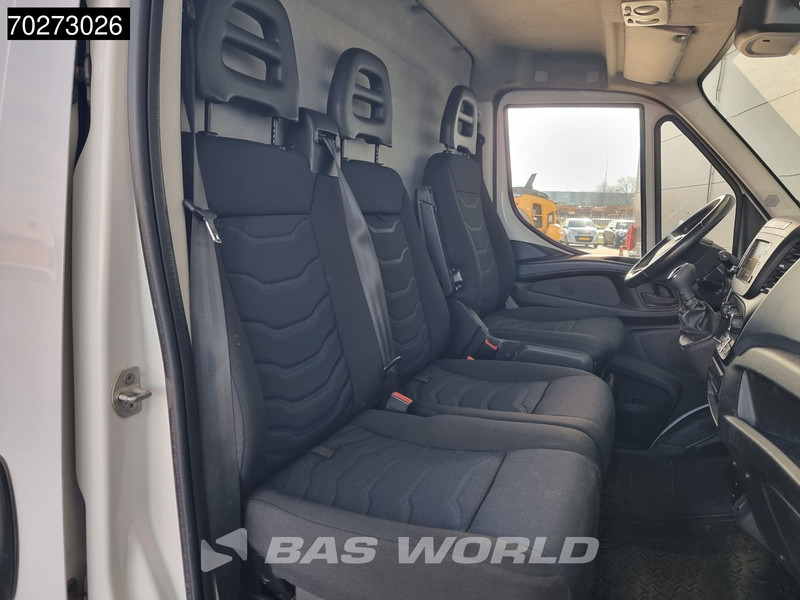 Panel van Iveco Daily 50C18 3.0L 180PK Automaat L3H2 Dubbellucht 3,5t Trekhaak Camera Airco Cruise L4H2 16m3 Airco Trekhaak Cruise control: picture 14