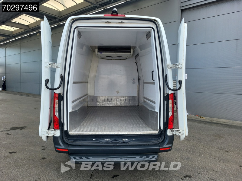Mercedes-Benz Sprinter 316 CDI Koelwagen L2H2 Carrier 350 230v-stekker Airco Cruise Camera Euro6 Koel Koeler Kühl Kühler Kühlwagen Airco Cruise control - Refrigerated delivery van: picture 3 Mercedes-Benz Sprinter 316 CDI Koelwagen L2H2 Carrier 350 230v-stekker Airco Cruise Camera Euro6 Koel Koeler Kühl Kühler Kühlwagen Airco Cruise control - Refrigerated delivery van: picture 3