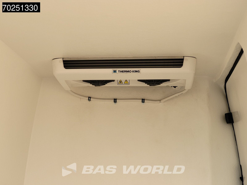 Mercedes-Benz Sprinter 317 CDI L3H2 Koelwagen Thermo King V-200 MAX 230V Stekker Trekhaak Airco Cruise Camera Navi Koeler Koel Kühlwagen 12m3 Airco Tre - Refrigerated delivery van: picture 5 Mercedes-Benz Sprinter 317 CDI L3H2 Koelwagen Thermo King V-200 MAX 230V Stekker Trekhaak Airco Cruise Camera Navi Koeler Koel Kühlwagen 12m3 Airco Tre - Refrigerated delivery van: picture 5