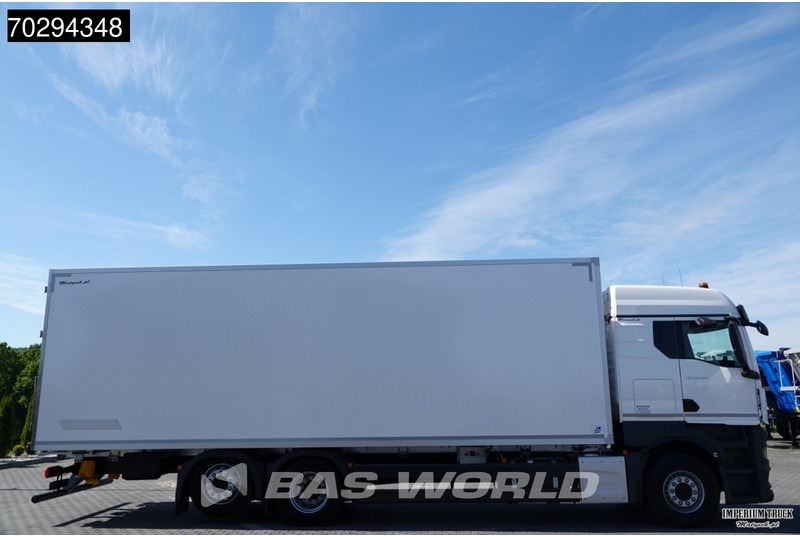 New Refrigerated truck MAN TGX 26.520 TGX 6X2 Thermo King T-1000 R Automatic Lift-Steering Axle Euro 6: picture 11 New Refrigerated truck MAN TGX 26.520 TGX 6X2 Thermo King T-1000 R Automatic Lift-Steering Axle Euro 6: picture 11